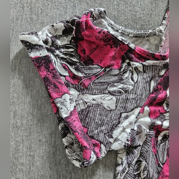 Rock & Republic Floral Cold Shoulder Top - Pink and Gray Size L - Picture 4 of 7